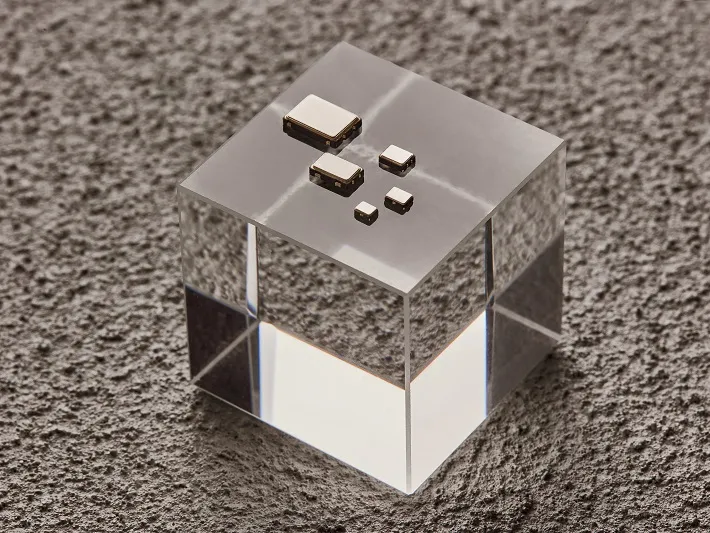 ¿Cuáles son las diferencias entre osciladores activos y pasivos?